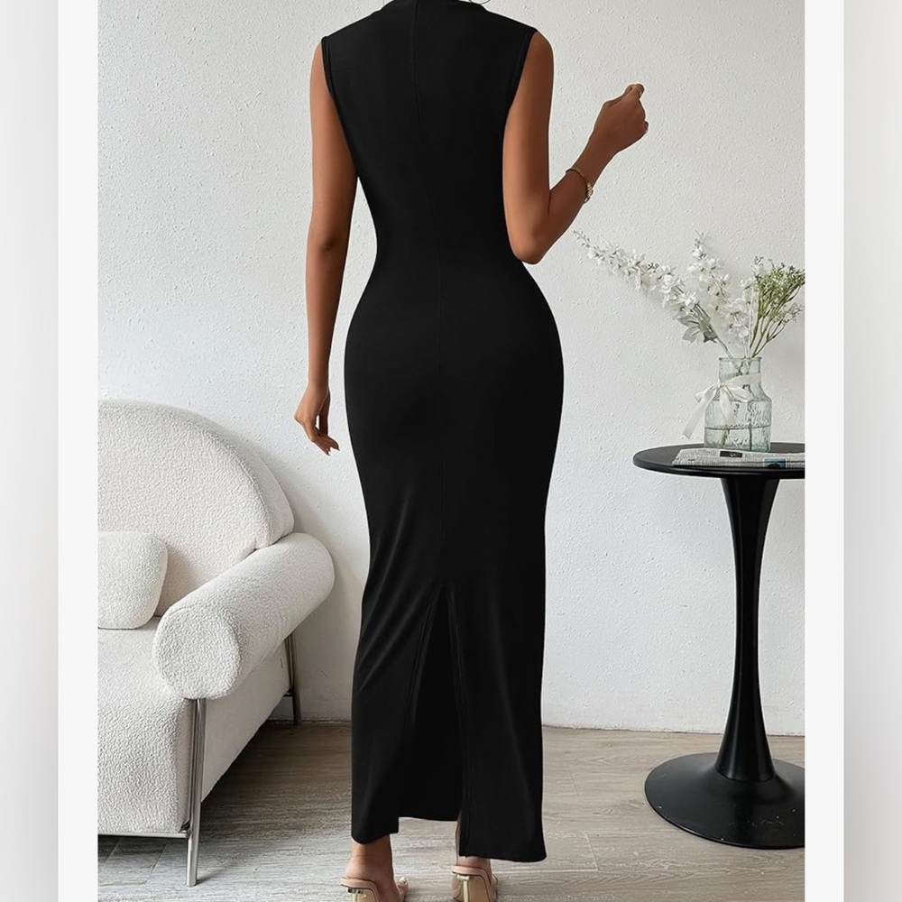 Chic Black Dress Back Slit - Picture 2 of 3